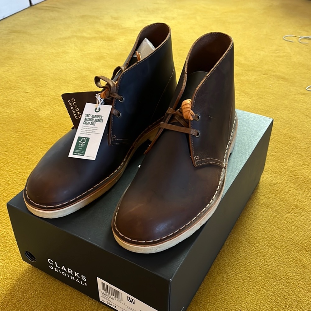 NWT Clarks dark brow DESERT BOOTS